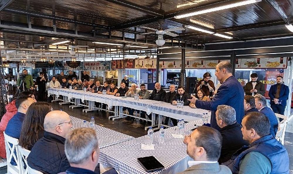 İzmir'de k&uuml;&ccedil;&uuml;k &ouml;l&ccedil;ekli balık&ccedil;ıya dayanışma eli