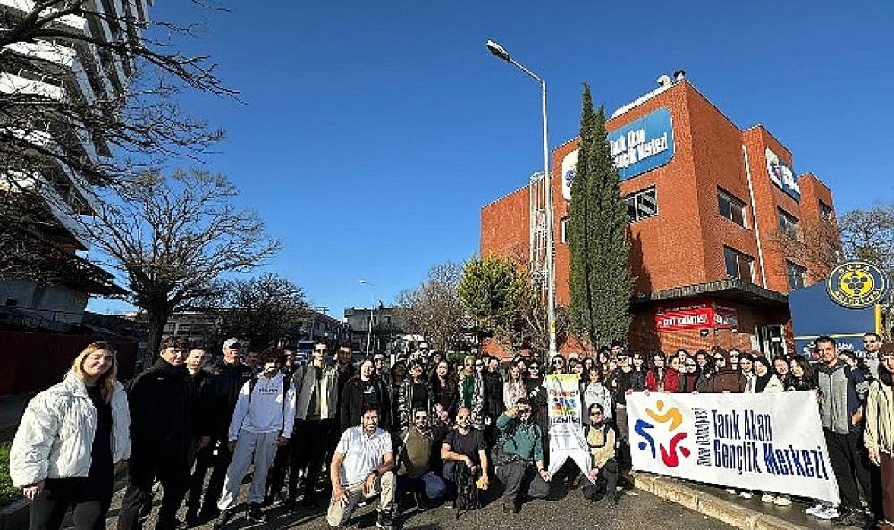 Gen&ccedil;ler hem y&uuml;r&uuml;d&uuml; hem sosyalleşti