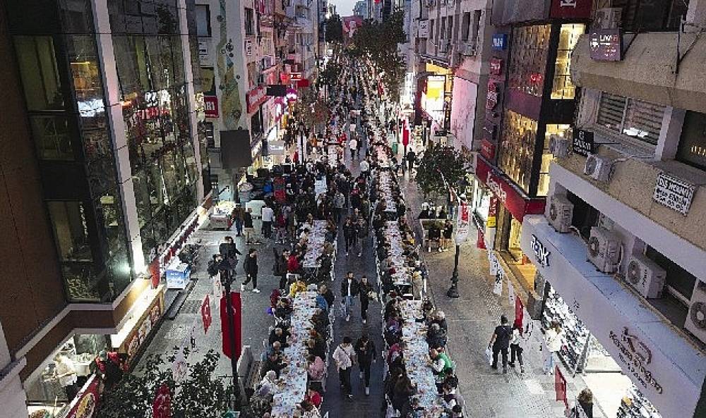 Karşıyaka Belediyesi'nden iftar dayanışması