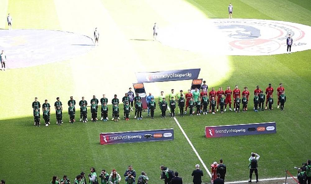 İyilik, Kocaeli Stadyumu'ndan yayıldı