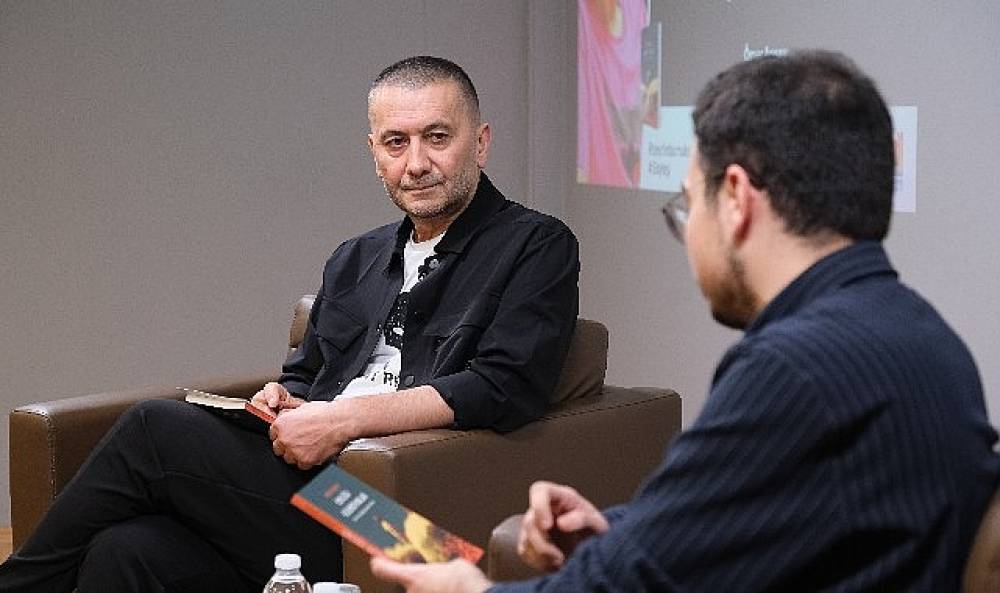 100 Y&uuml;ze İmza ve S&ouml;yleşi Programında Şubat Ayı Konuğu &Ouml;mer Erdem Oldu!