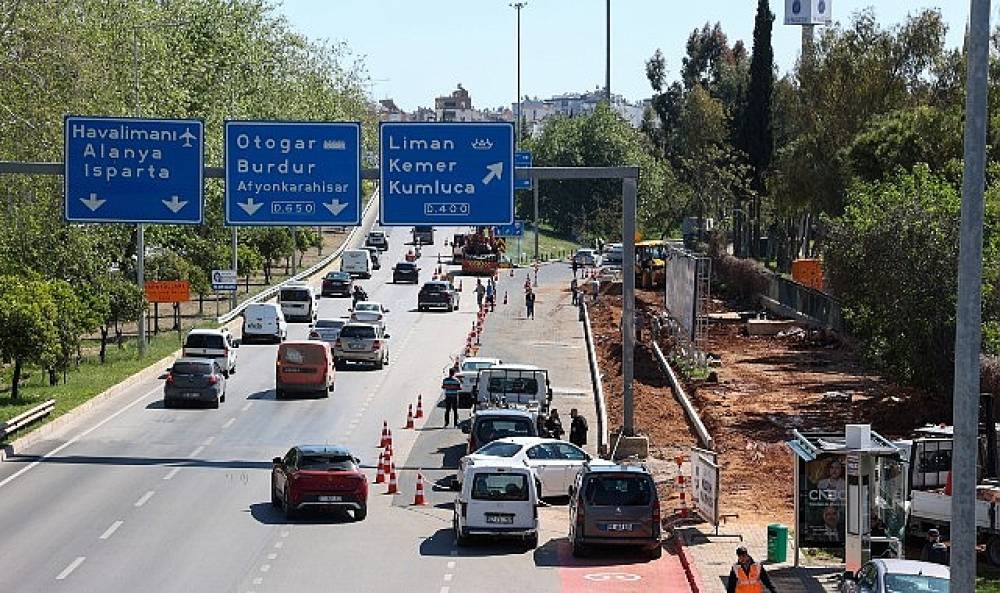B&uuml;y&uuml;kşehir Belediyesi şehir trafiğini rahatlatıyor