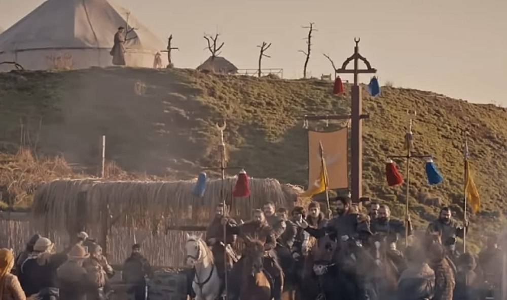 Ok&ccedil;uluk kursunu bitirdi, tarihi dizilerde rol aldı