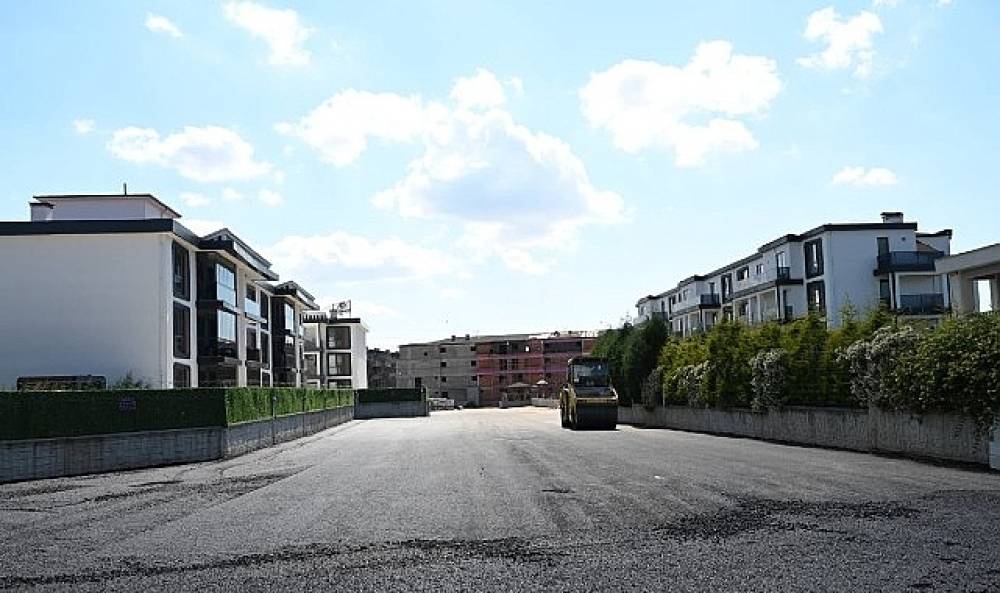 Kartepe'de Asfalt Seferberliği S&uuml;r&uuml;yor
