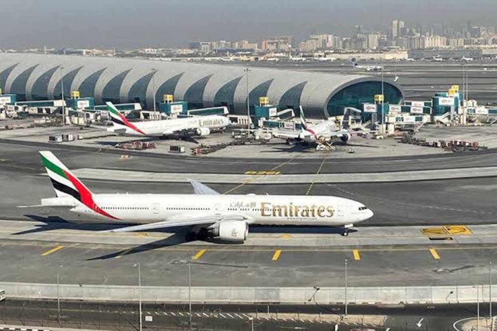 İHA ile vurulan Dubai Uluslararası Havalimanı'nda u&ccedil;uşlar askıya alındı