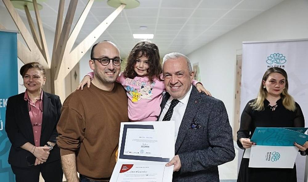 Nil&uuml;fer'de babalar eğitimlerini tamamladı sertifikalarını aldı