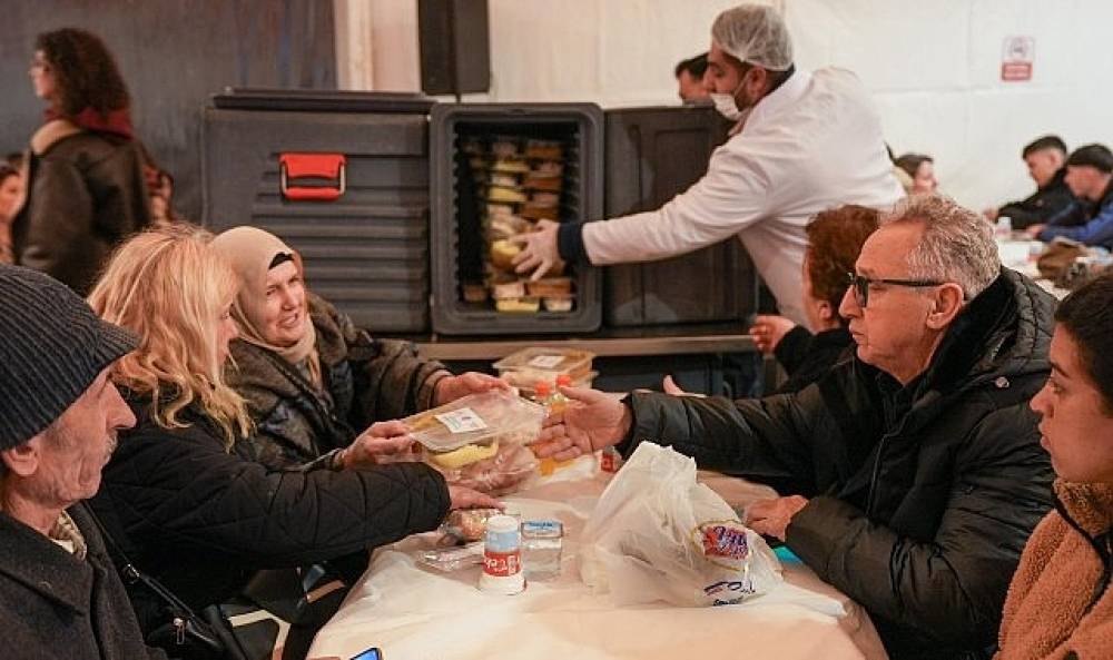 Maltepeliler Kadir Gecesi'nde aynı sofrada buluştu