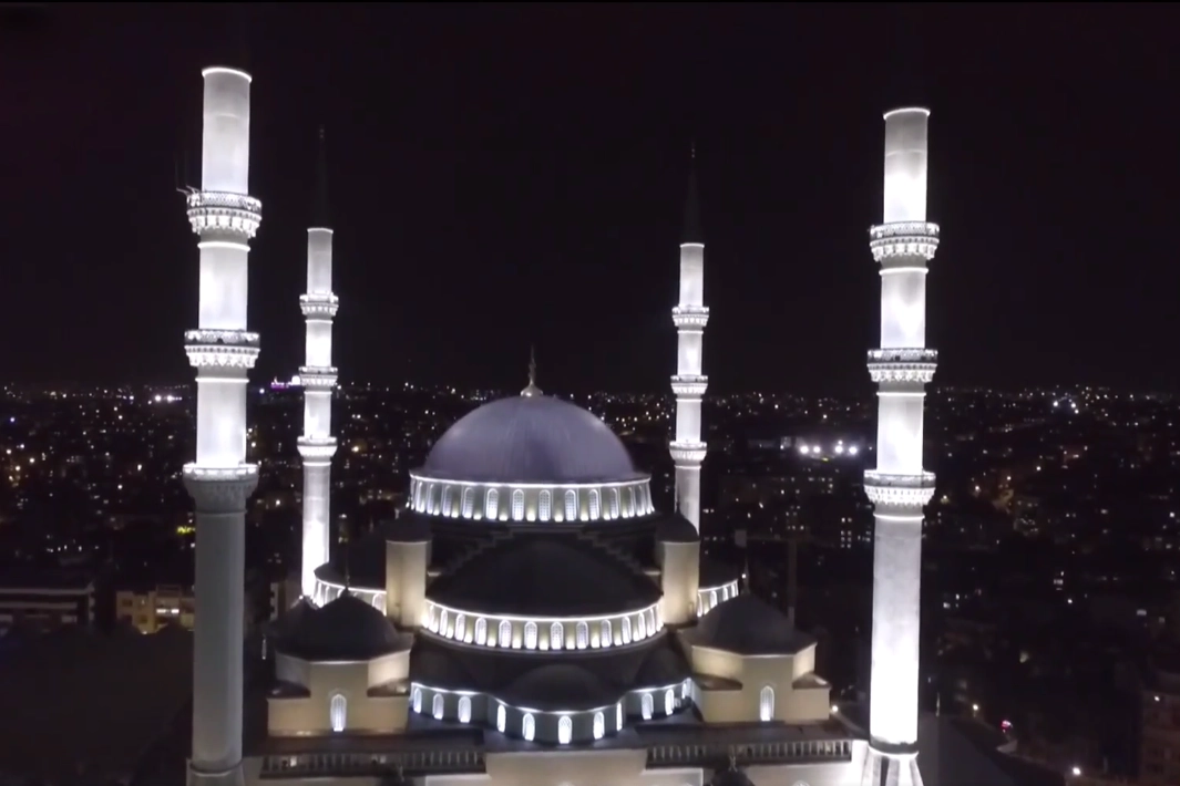 Salalar, Manevi Gücün Sesi Oldu