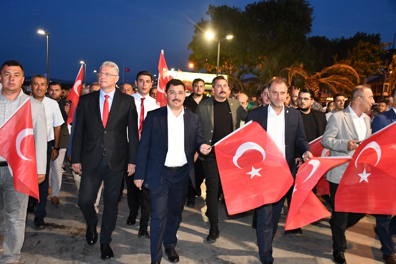 Mudanya'da Bayrak Yürüyüşü ile Şehitlere Vefa