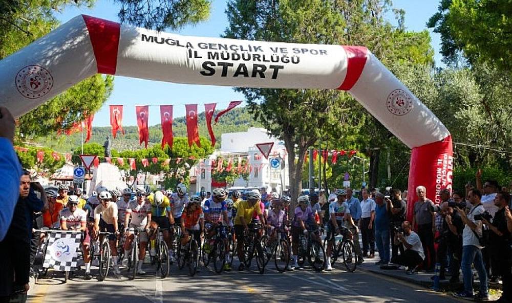 15 Temmuz Demokrasi Şehitlerini Anma Ulusal Yol Yarışı Muğla'da D&uuml;zenlendi