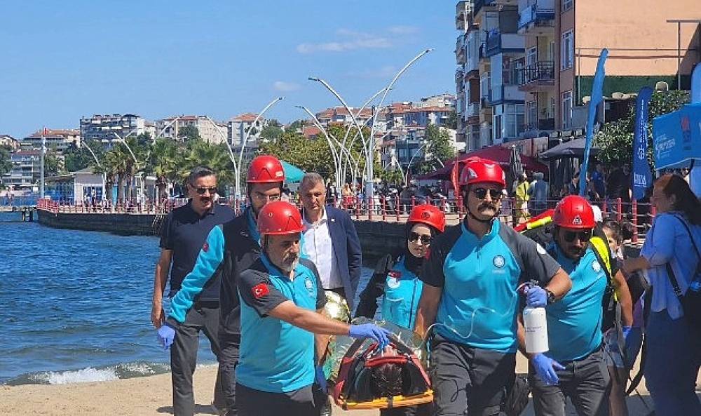 Gölcük'te Gerçeği Aratmayan Deprem Tatbikatı