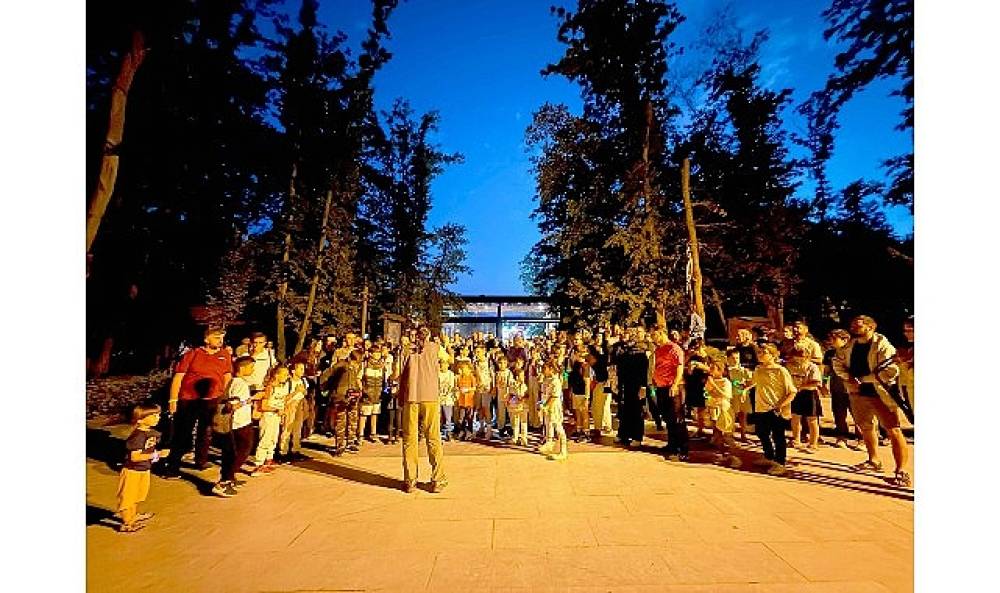 Çocuklar İçin Doğada Büyülü Gece Yürüyüşü