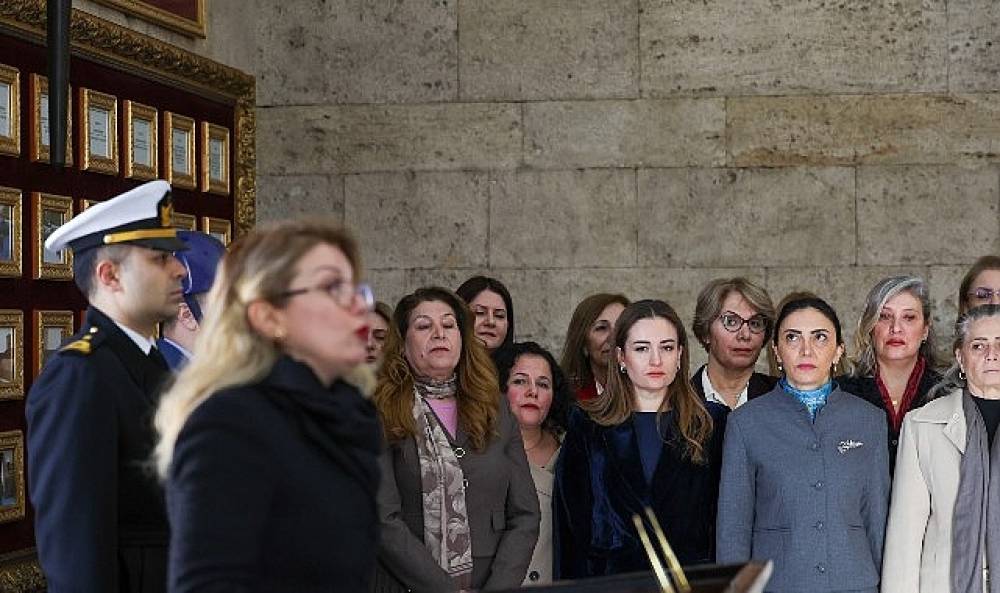 Başkan Vekili &Ouml;zdemir Ata'nın huzurunda 