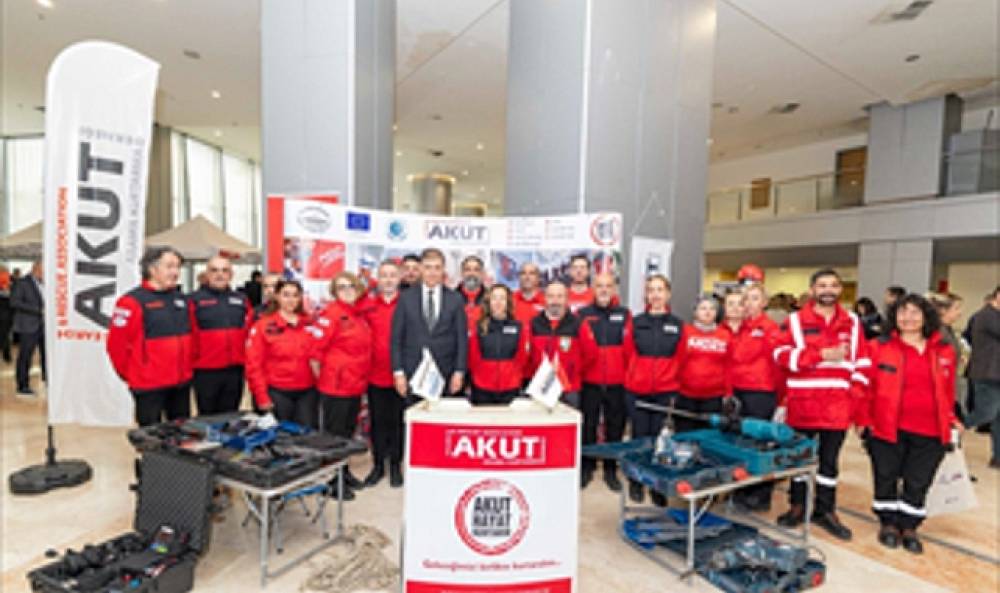 Başkan Tugay: Birden fazla yangın u&ccedil;ağı kiralamaya hazırız