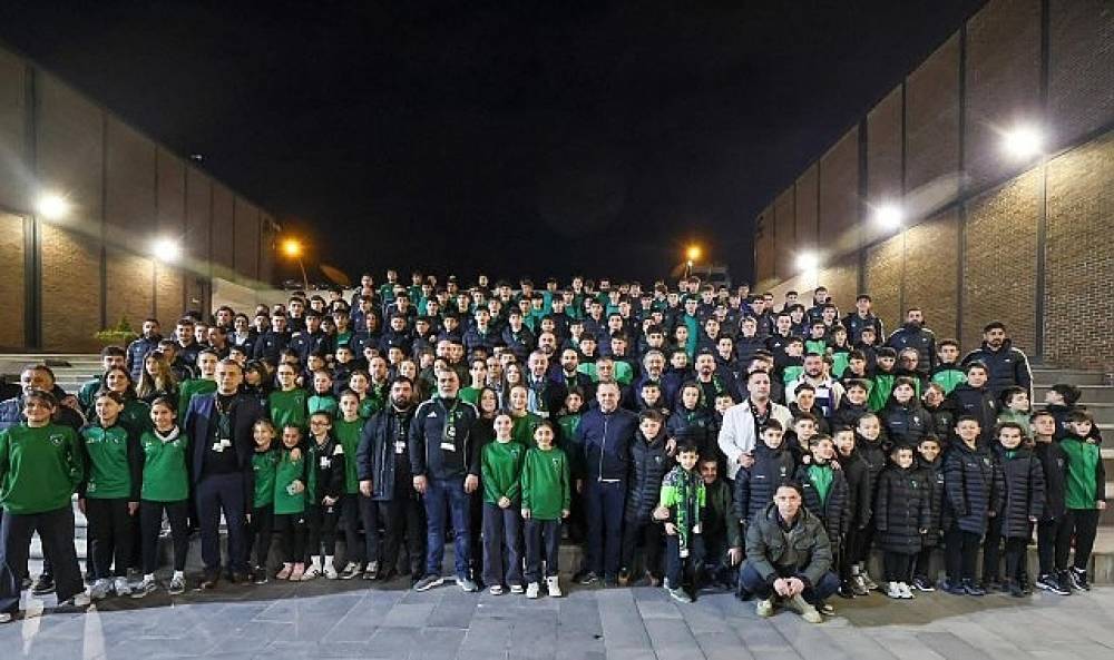Başkan B&uuml;y&uuml;kakın, Hodri Meydan İftarı'nda konuştu:     &ldquo;Kocaelispor &ccedil;ok daha iyi yerlerde olacak"   