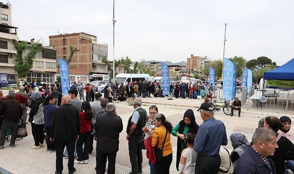 Binlerce Fide Kuşadası ve İncirliova İl&ccedil;elerinde Vatandaşlarla Buluştu