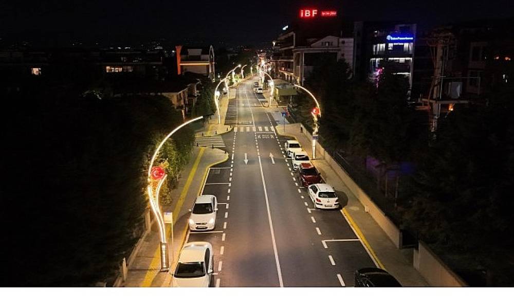 U&ccedil;ak pistine d&ouml;nen cadde esnafından B&uuml;y&uuml;kakın'a teşekk&uuml;r