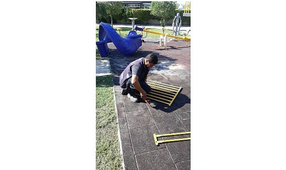 Didim Belediyesi Parklarda Bakım ve Onarım &Ccedil;alışmalarını S&uuml;rd&uuml;r&uuml;yor