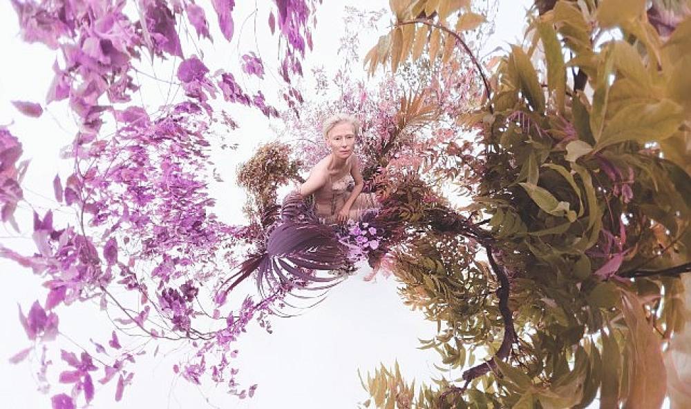 Sølve Sundsbø'nun Çektiği Elements Başlıklı 2026 Pirelli Takvimi, Prag'da Tanıtıldı