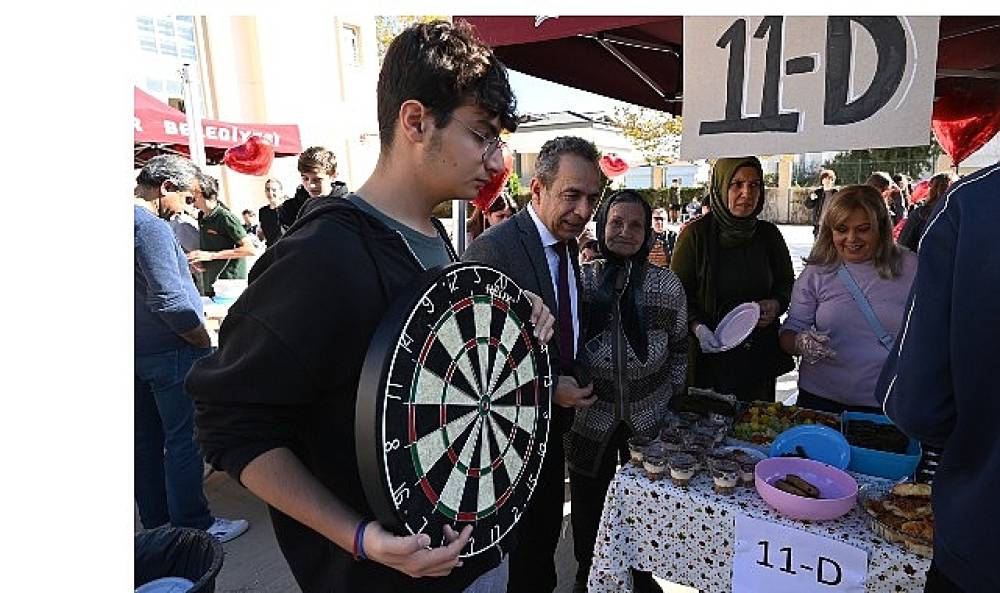 Başkan Yardımcısı Baytekin &Uuml;nal Aysal Anadolu Lisesi kermesine katıldı 