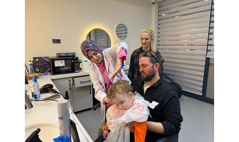 Kaan'ın ilk sa&ccedil; kesimi tatlı bir anıya d&ouml;n&uuml;şt&uuml;