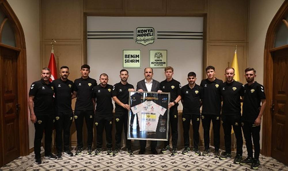 Konya B&uuml;y&uuml;kşehir Bisiklet Takımı Başkan Altay'ı Ziyaret Etti