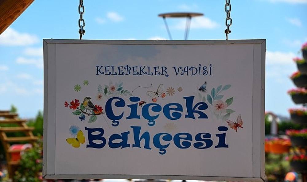 Sel&ccedil;uklu &Ccedil;i&ccedil;ek Bah&ccedil;esi Yeni Sezona Kapılarını A&ccedil;ıyor