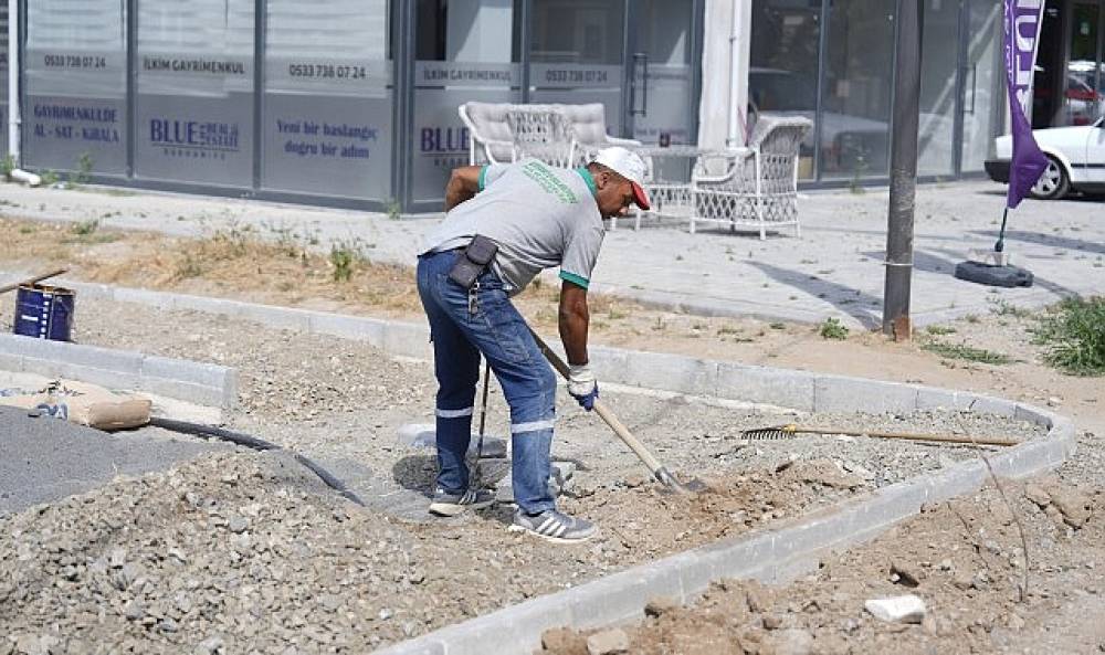 Park ve Bah&ccedil;eler M&uuml;d&uuml;rl&uuml;ğ&uuml;'nden İl&ccedil;e Genelinde Yoğun &Ccedil;alışma