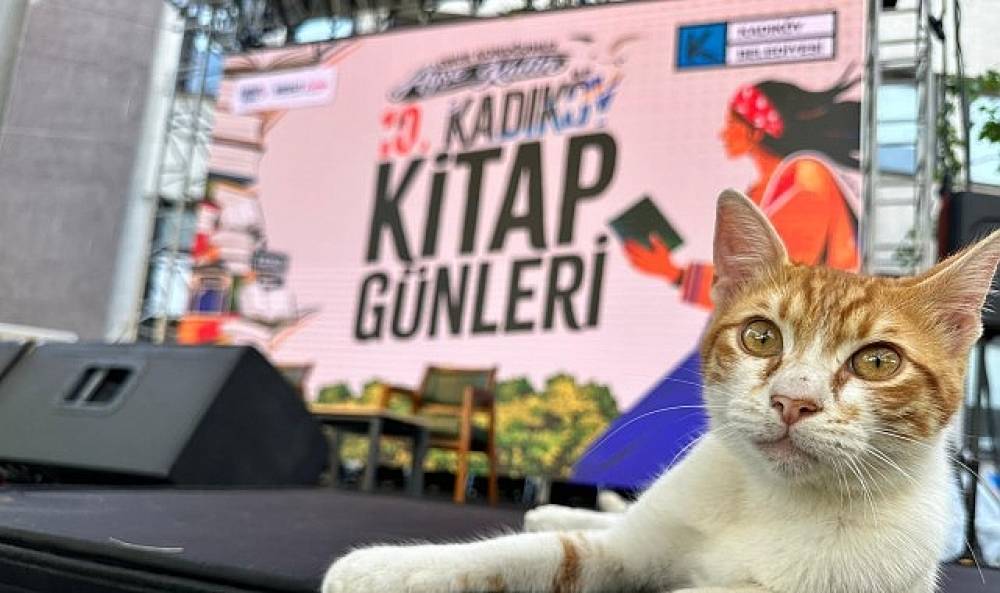 Yazarlar ve Okurlar Kadık&ouml;y'de Buluşuyor