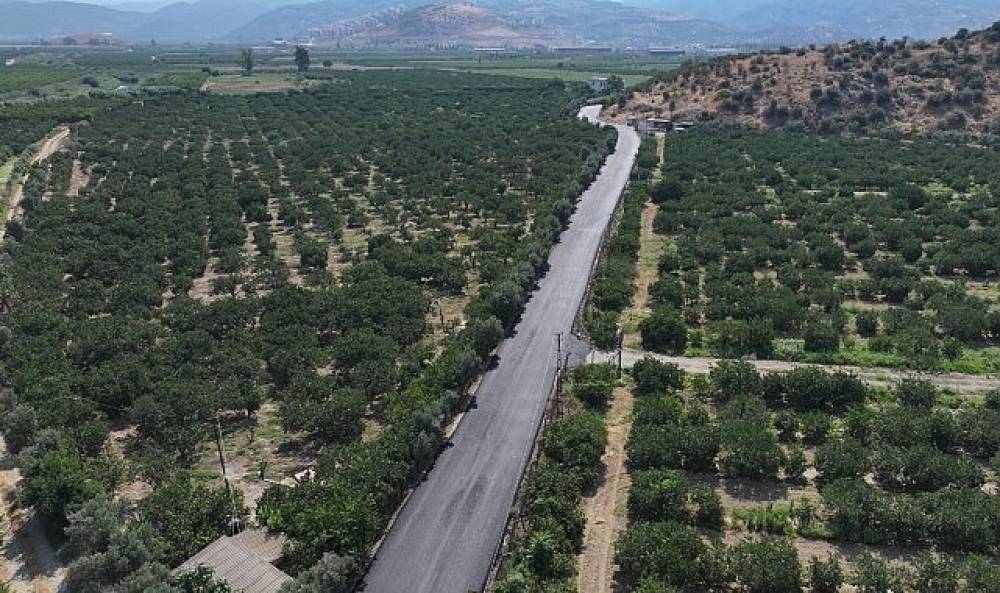 Efes Sel&ccedil;uk'ta Yollar Yenileniyor: 40 Yıldır Beklenen Yolda &Ccedil;alışmalar Başladı