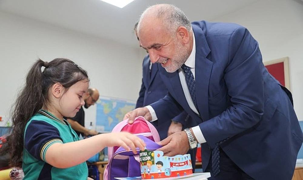 Bu Yıl da T&uuml;m &Ouml;ğrencilerin &Ccedil;anta ve Kırtasiye Seti Canik Belediyesi'nden