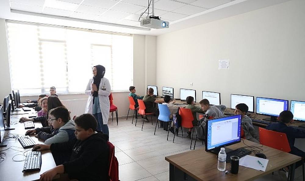 Gençleri Geleceğe Hazırlayan Genç KOMEK Atölye Eğitimleri Başladı