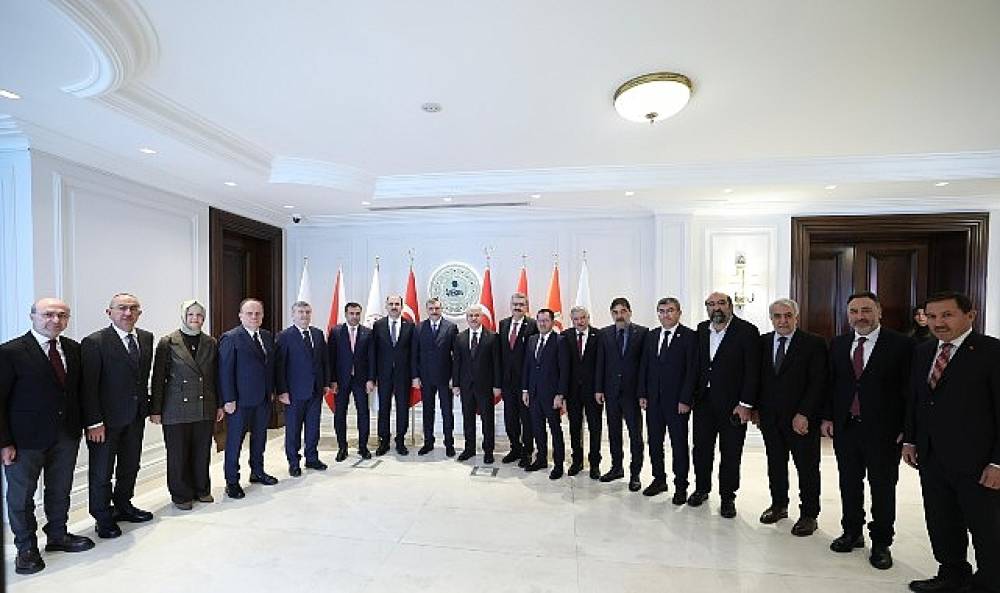 Konya Protokol&uuml; İ&ccedil;işleri Bakanı &Ccedil;ift&ccedil;i'ye Hayırlı Olsun Ziyaretinde Bulundu