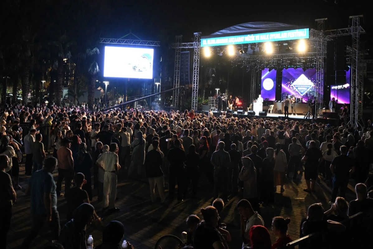 33. Uluslararası Festival Coşkusu Akçaabat'ta Başladı