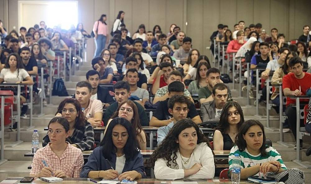 DE&Uuml;, 2026 YKS'de de Tercihlerin G&ouml;zdesi Oldu