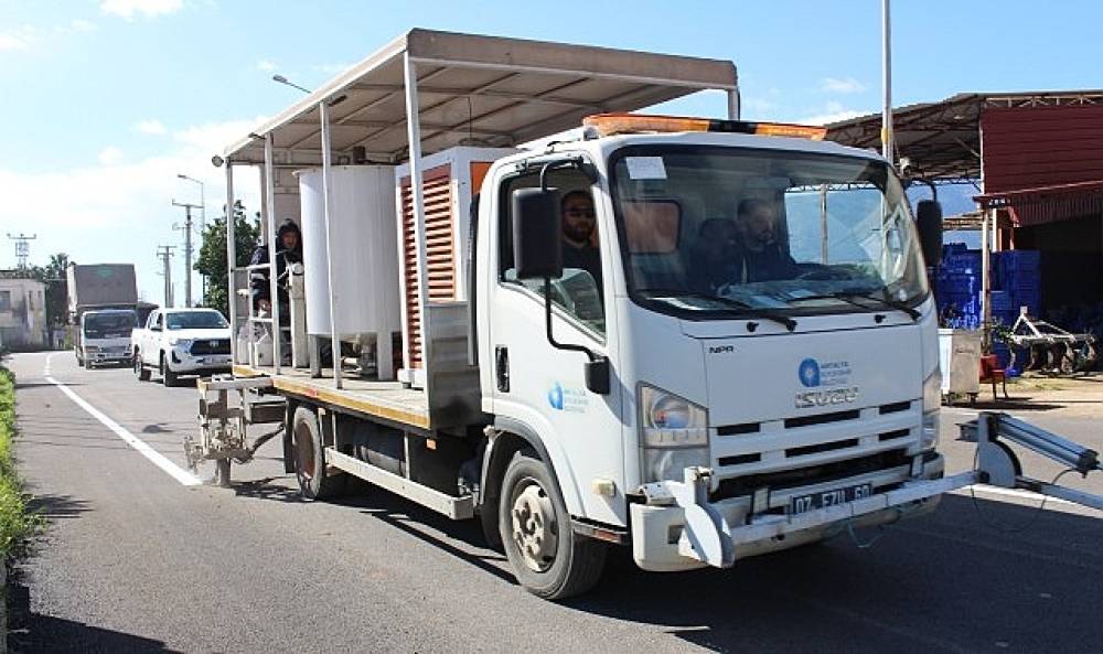 B&uuml;y&uuml;kşehir Finike'nin ana arterlerini sıcak asfalt ile kaplıyor
