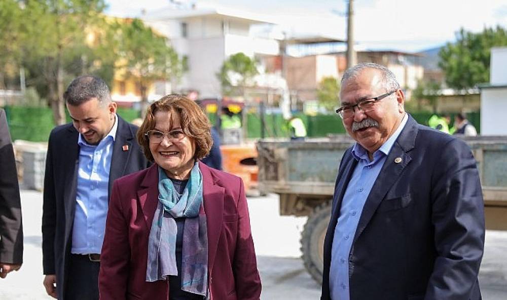 Başkan Hatice Gen&ccedil;ay ve Milletvekili B&uuml;lb&uuml;l, &Ouml;zel &Ccedil;ocuklar Oyun Evini Ziyaret Etti