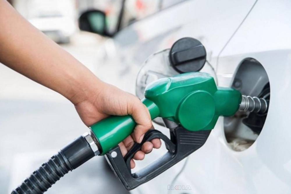 Dövizdeki Rekor Artış Akaryakıt Fiyatlarını Vurdu: Benzine 1,30 TL Zam Geliyor