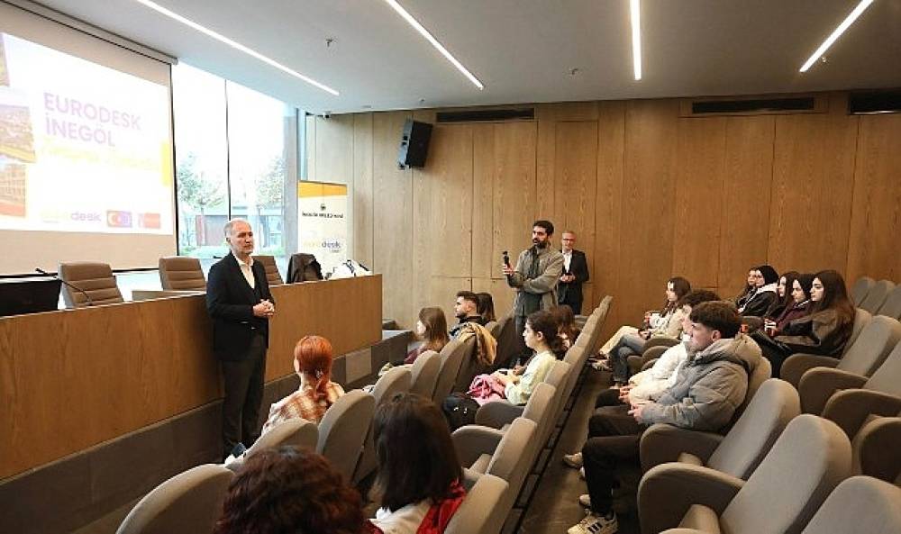 İneg&ouml;l Belediyesi'nden Gen&ccedil;lere Avrupa Fırsatı: DiscoverEU Tanıtım Etkinliği D&uuml;zenlendi