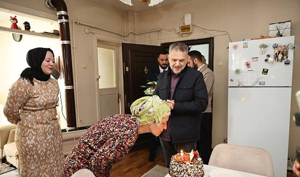 Akın'dan kanseri yenen vatandaşa s&uuml;rpriz