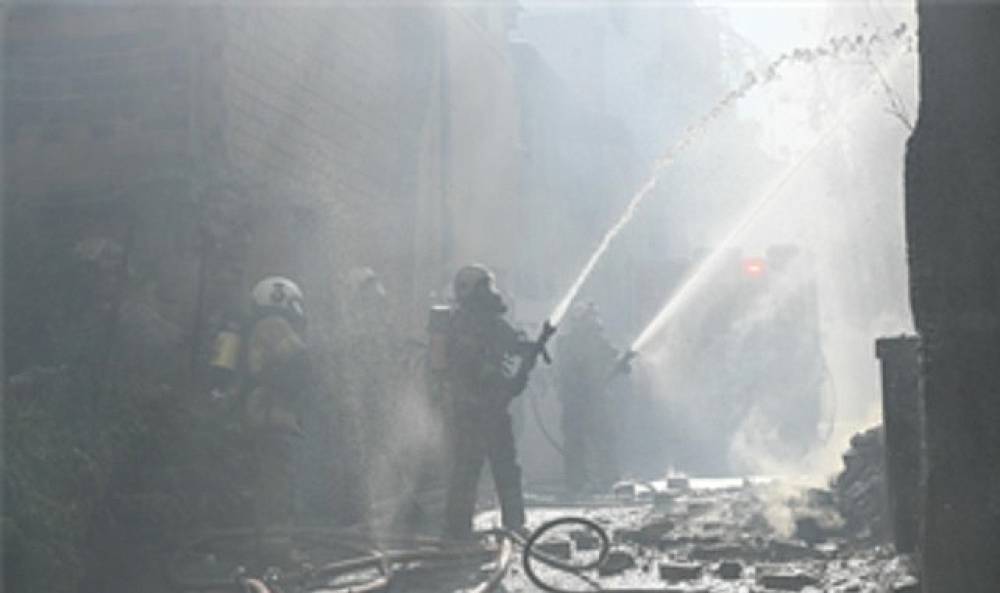 Konak'ta bina yangını kontrol altına alındı