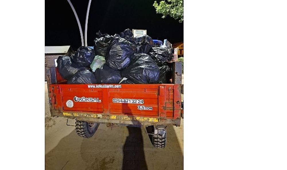 Kandıra sahillerinden 64 tır &ccedil;&ouml;p toplandı