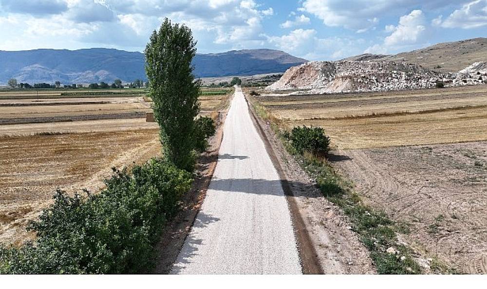 B&uuml;y&uuml;kşehir Belediyesi'nin kırsalda yol &ccedil;alışmaları s&uuml;r&uuml;yor