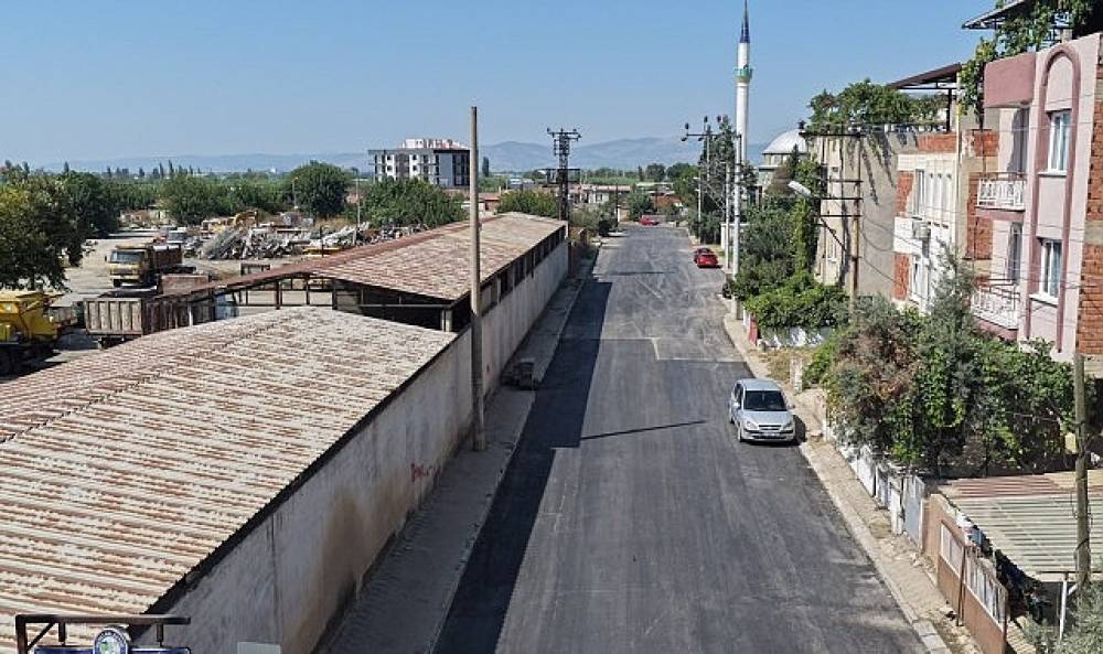 Şehrimizin yollarını g&uuml;zelleştirmeye, ulaşım kalitesini artırmaya devam ediyoruz