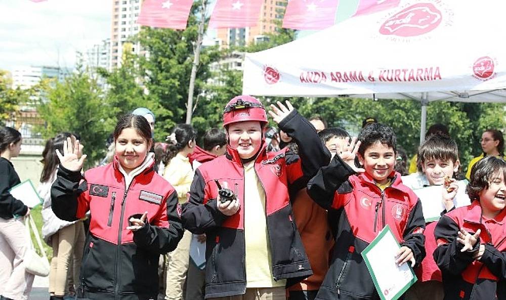 Ke&ccedil;i&ouml;ren Belediyesi'nden &Ccedil;ocuklara Hayat Kurtaran Afet Eğitimi