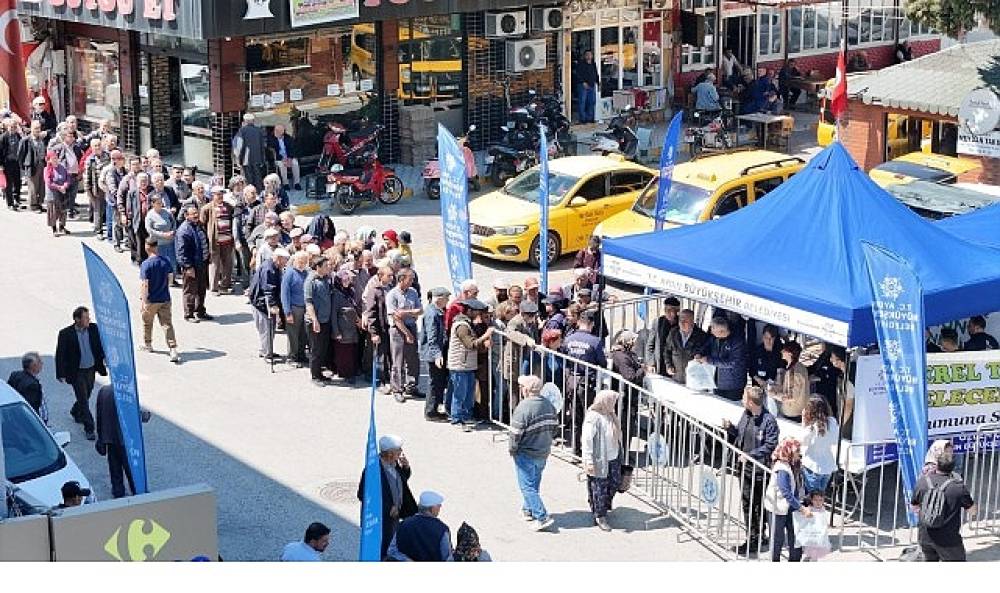 Başkan &Ccedil;er&ccedil;ioğlu Ata Tohumlarından &Uuml;retilen Fideleri Bozdoğan'da Vatandaşlarla Buluşturdu