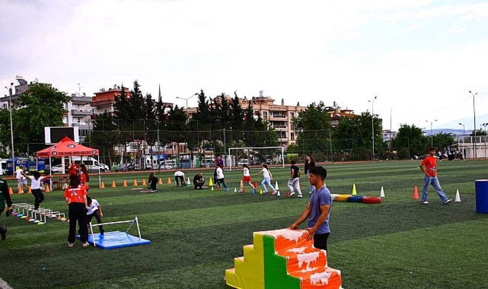 Gaziemir'de Sağlıklı Yaşam Ligi Y&uuml;r&uuml;y&uuml;ş Etkinliği Ger&ccedil;ekleştirildi