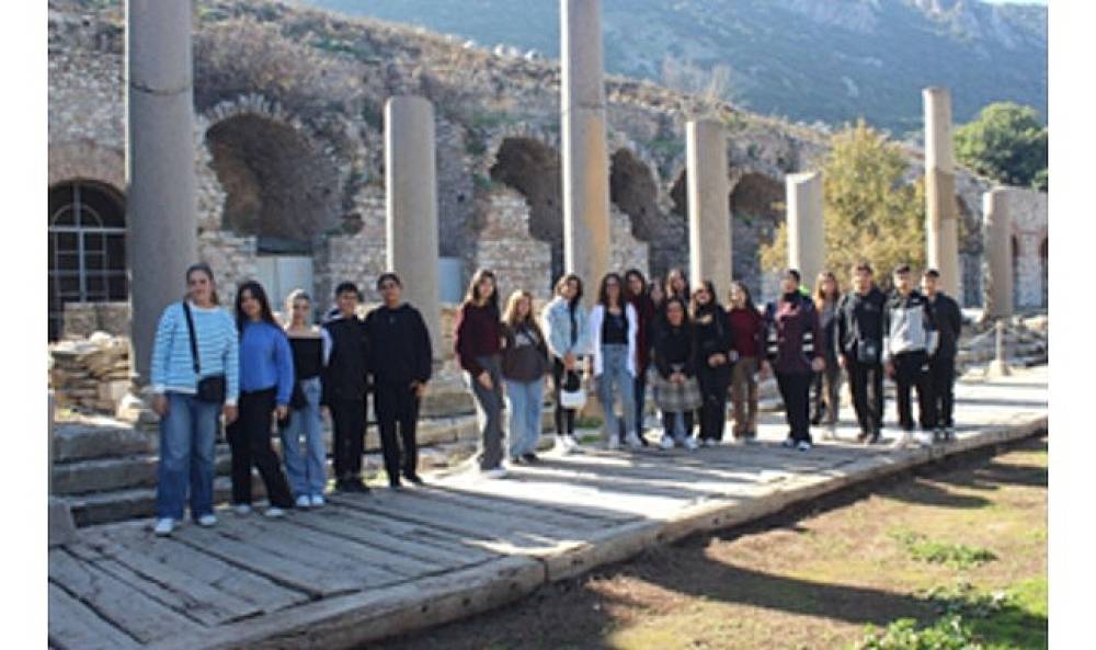 Büyükşehir'den öğrencilere tarih ve müzik molası