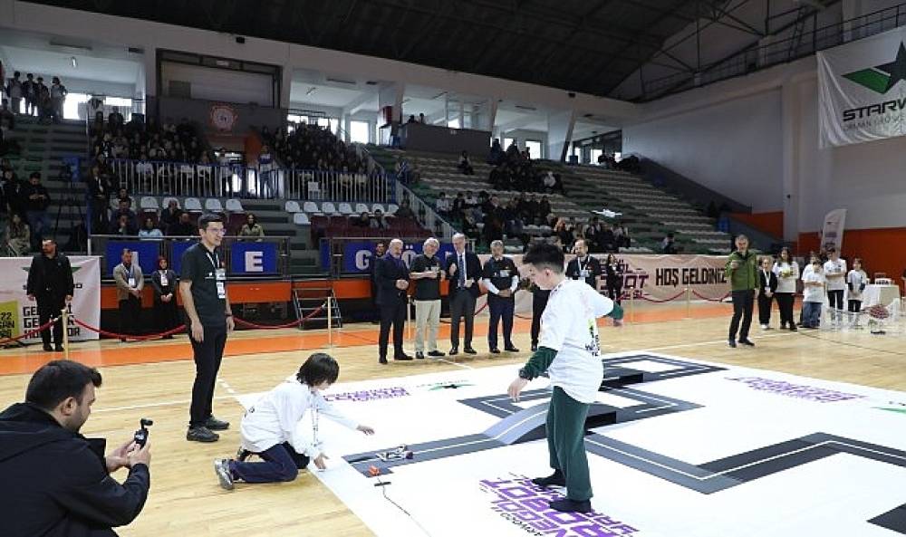 İneg&ouml;l'&uuml;n Mucitleri Robotlarını Yarıştırdı