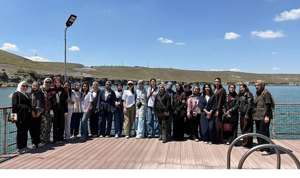 LİMA'nın Coğrafya Gezileri ve Kariyer Eğitimleriyle Gen&ccedil;ler Donanımlı Yetişiyor